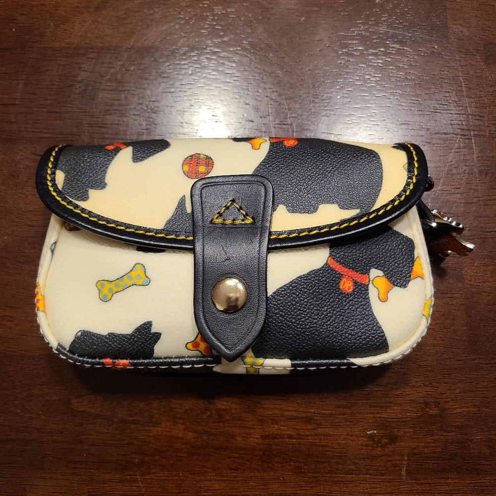 Dooney & Bourke Scottie wristlet